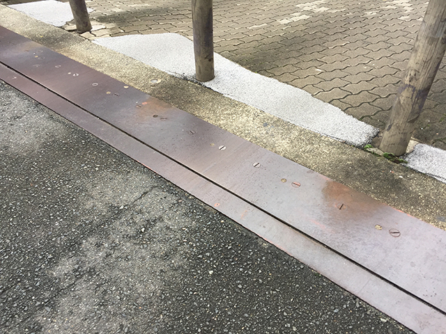 雨の日の鉄板